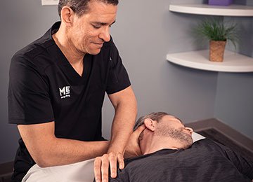 Multiple people giving massages