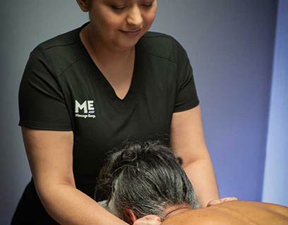 https://www.massageenvy.com/siteassets/home-page/therapist-providing-massage-service-m.jpg